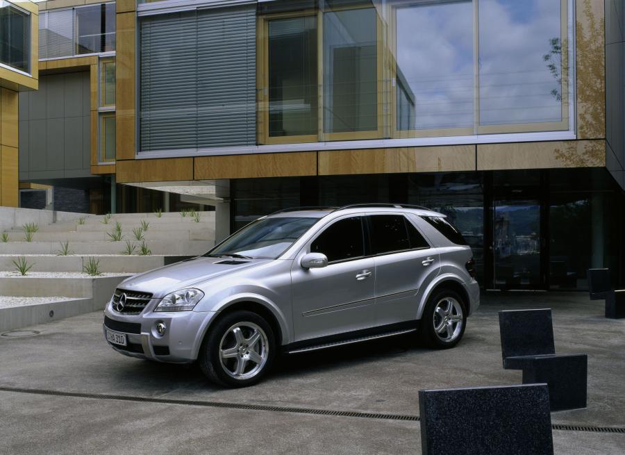  Mercedes-Benz ML63 AMG 2007 года  (фото 41 из 42)